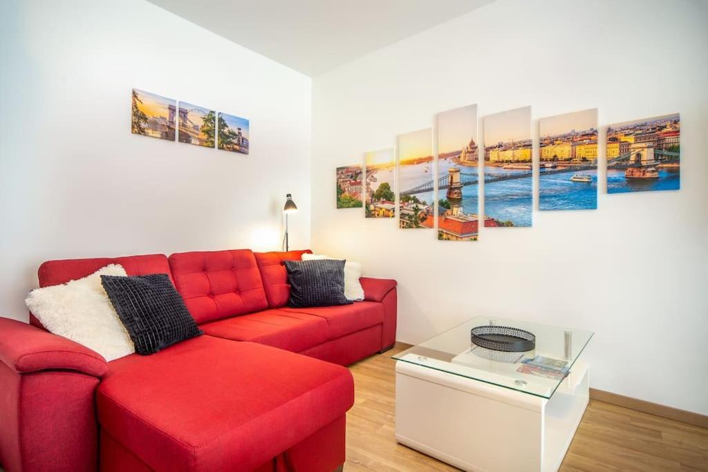 Grace Pine Apartment 1 Будапеща Екстериор снимка